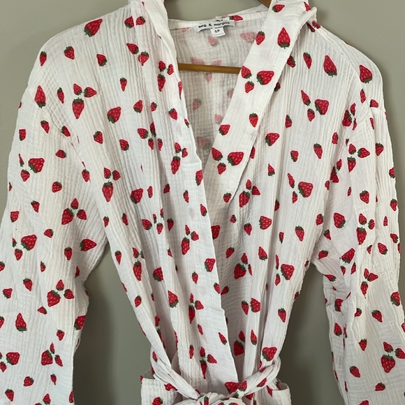 Strawberry Cotton Gauze Hooded Bathrobe - Picture 3 of 6
